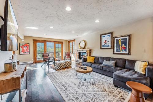 Breckenridge House | Breckenridge Escape with Hot Tub and Mountain Views