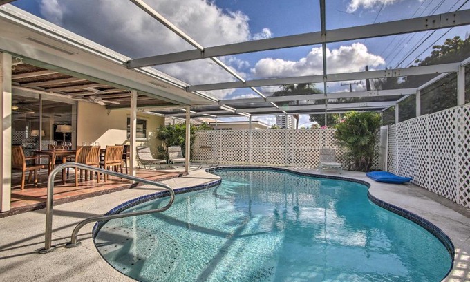 Singer Island House | Breezy Updated Home - Walk to Beach and Restaurants!