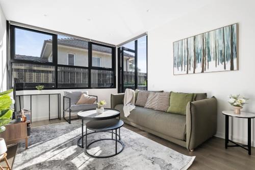 Malvern East Apartment | Bright and Modern 1BR Apt with Balcony and Parking