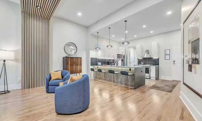 Walnut Hills Apartment | Bright and Sunlit 3 Bdrm 2 Bath