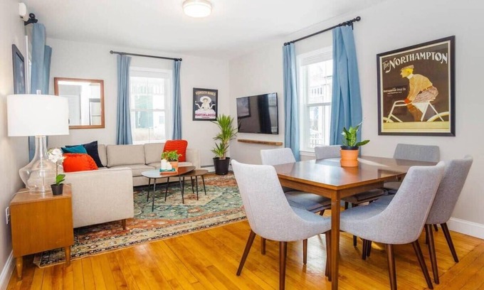 Dorchester House | Bright Boston House | near T