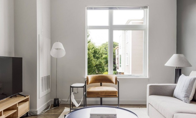 Cambridgeport Apartment | Bright Cambridgeport 1BR w/ W/D, near MIT, by Blueground