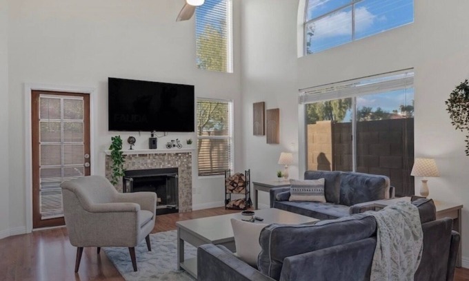 Ahwatukee Foothills House | Bright Modern Ahwatukee Loft type Home, Pet friendly ,Walk to All