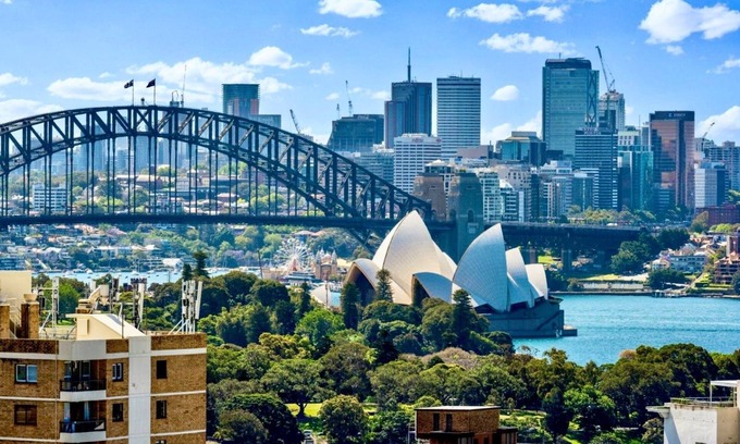 Woolloomooloo Apartment | Bright Studio, Balcony & Stunning City/harbor View