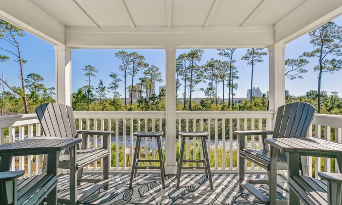 Ono Island House | Bring Your Bikinis & Martinis to Lost Key |Beach Gear Included |Steps to Gulf |Pools|Dogs OK