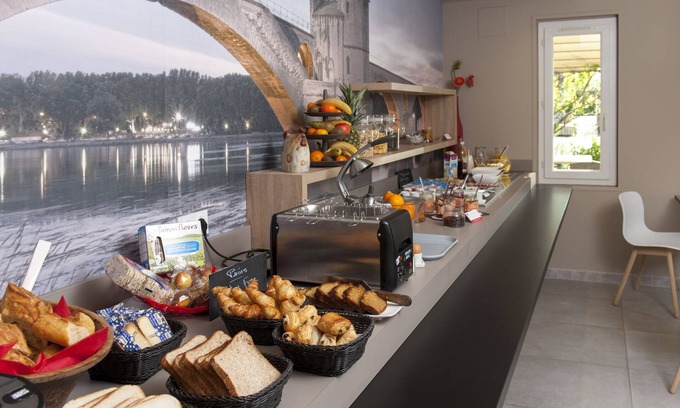 Avignon Hotel | Brit Hotel Avignon Sud