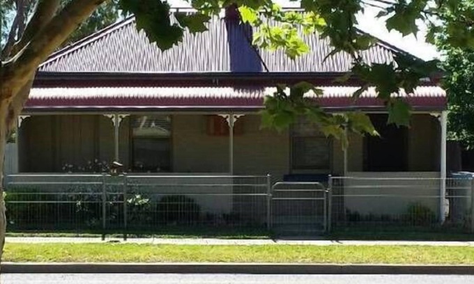 Central Mudgee House | Browncoat Cottage, Mudgee