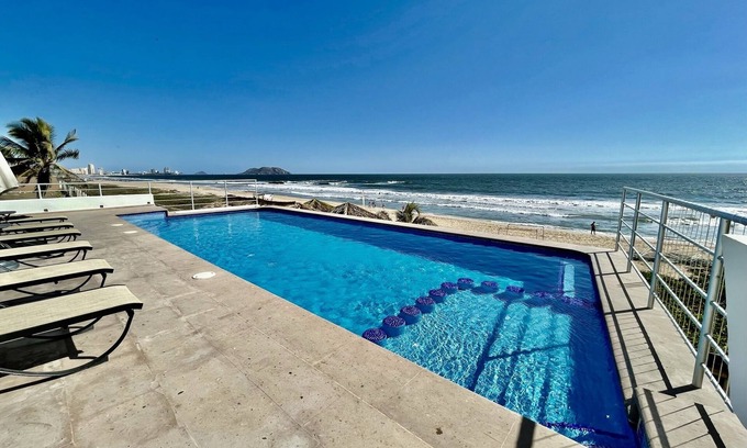 Cerritos Apartment | Brujas Tower Beach Resort