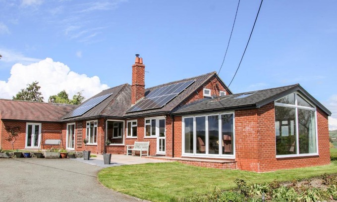 Chirbury with Brompton House | Bryn Caer
