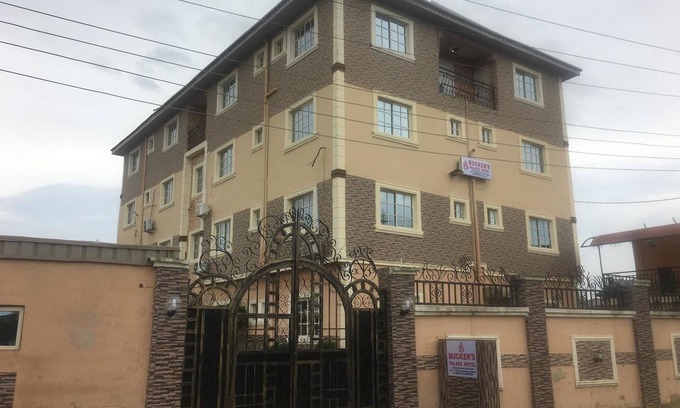 Sangotedo Hotel | Bucker's Palace Hotel