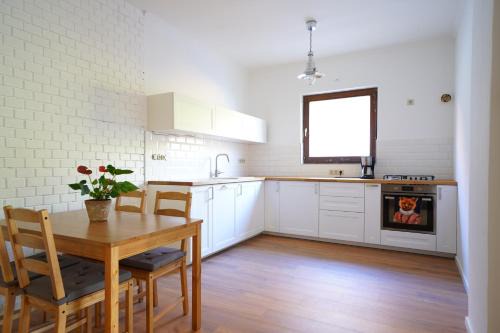 Budakeszi Apartment | Buda Side