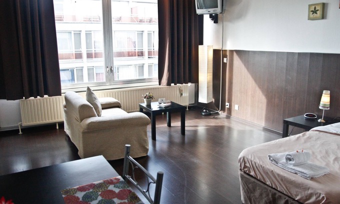 Amandus - Atheneum Apartment | Budget Flats Antwerpen