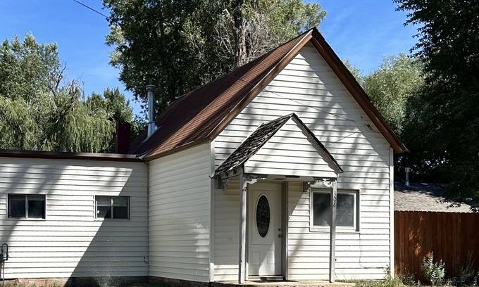 Buena Vista House | Buena Vista - 1 min to Mcphelemy Park - 2 min walk to downtown - Creek in back!