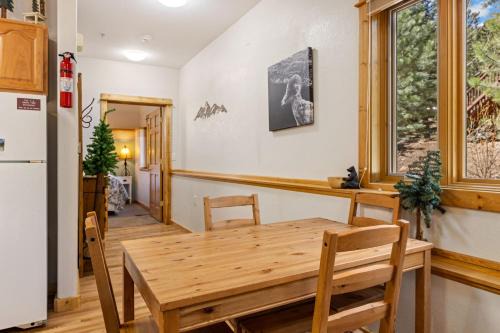Fall River Estates Apartment | Bugle Pointe A02 by Estes Park Condos