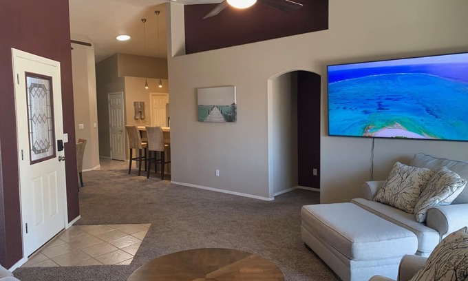Bullhead City House | Bullhead City 3 Bedroom! Private Launch, & Beach!