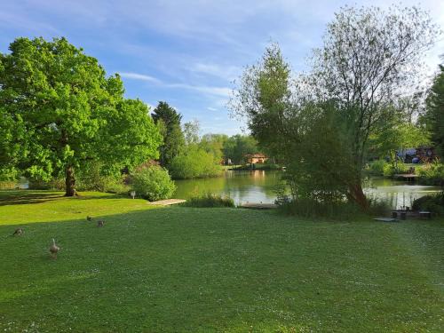 Dogdyke House | Bunting Lodge, 21 Duck Lake