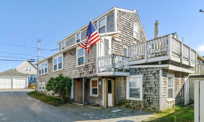 Wells Beach House | Buoy Beach House Wells