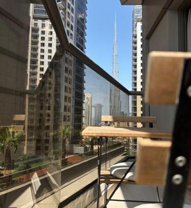 Trade Centre 1 Apartment | Burj Khalifa View from your Balcony