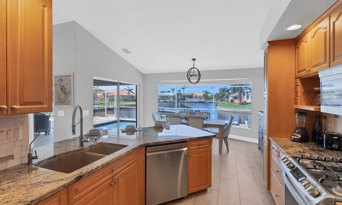 Burnt Store Isles House | Burnt Store Isles 3 Bedroom Saltwater Pool Den Canal