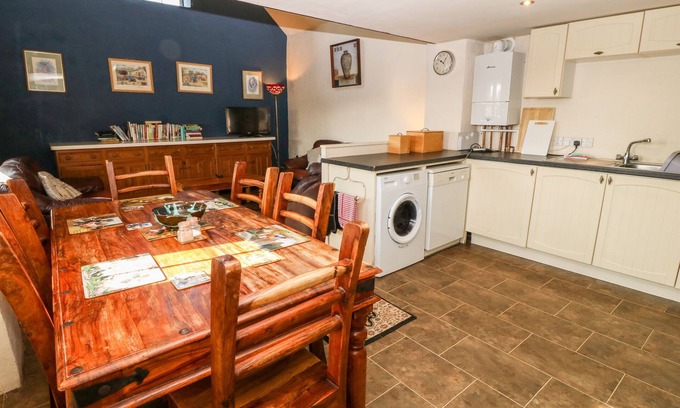 Rhyd-y-clafdy Cottage | Bwthyn yr Helyg
