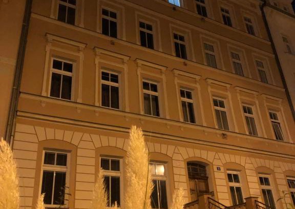 Karlovy Vary Apartment | Byt s krásnou vyhlídkou na hotel Imperial