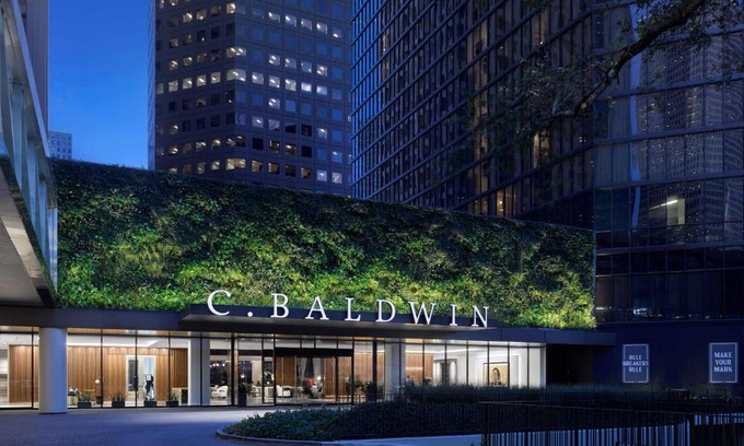 Downtown Houston Hotel | C. Baldwin, Curio Collection by Hilton