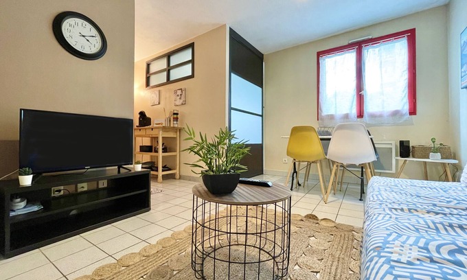 Secteur 1 Apartment | #C1 | Le Félix 🌞 | Near GEM, train station | Fully equipped
