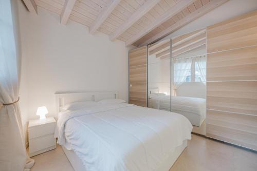 Longa Apartment | Ca' Serena - Murano centro - 10 min from Venice