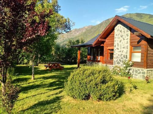 Lago Puelo Ski Chalet | Cabañas Peñi Huen