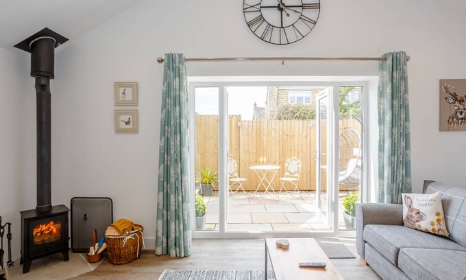 Cowling Cottage | Cabin ∙ 1 bedroom ∙ 2 guests
