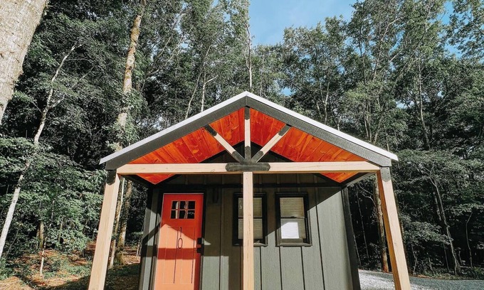 Hartwell RV Rental | Cabin #10: One bedroom with kitchenette and a large gravel parking pad beside the cabin for easy boat or trailer storage.