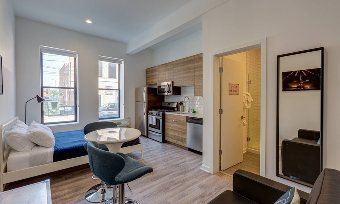River West Apartment | Cabin 101 by 747 Lofts