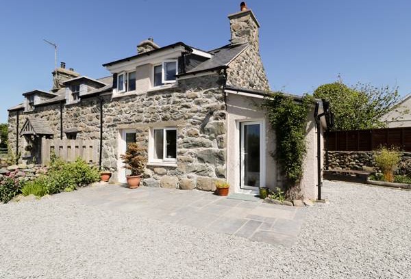 Dyffryn Ardudwy Cottage | Cabin ∙ 2 bedrooms ∙ 4 guests