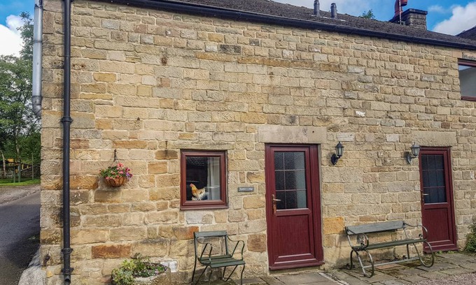 Holestone Moor Cottage | Cabin ∙ 2 bedrooms ∙ 4 guests