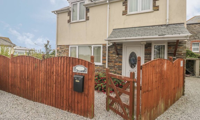 Tintagel Cottage | Cabin ∙ 2 bedrooms ∙ 4 guests
