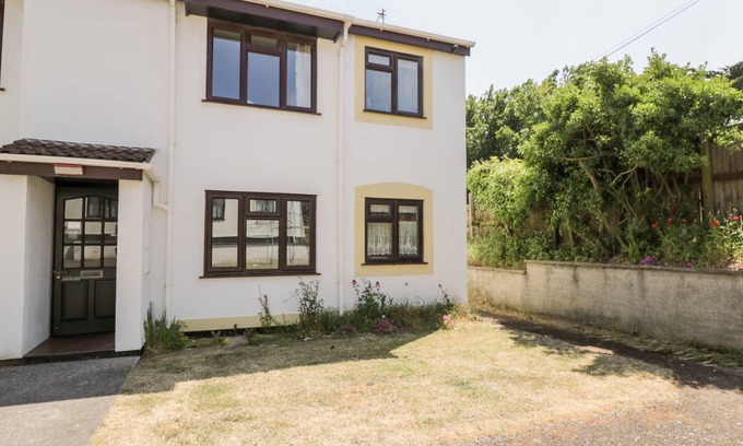 Brean Cottage | Cabin ∙ 2 bedrooms ∙ 6 guests