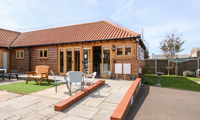 Hunstanton Cottage | Cabin ∙ 2 bedrooms ∙ 4 guests