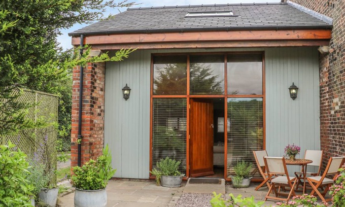 Bispham Green Cottage | Cabin ∙ 2 bedrooms ∙ 4 guests