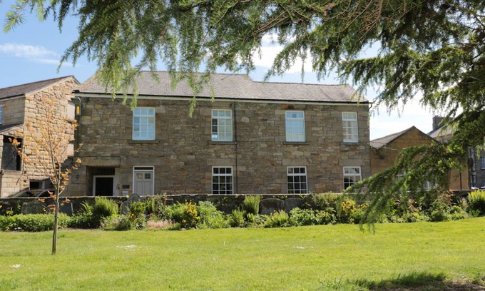 Warkworth Cottage | Cabin ∙ 2 bedrooms ∙ 3 guests