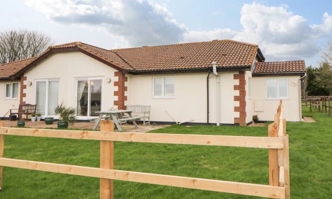 Sidmouth Cottage | Cabin ∙ 2 bedrooms ∙ 5 guests