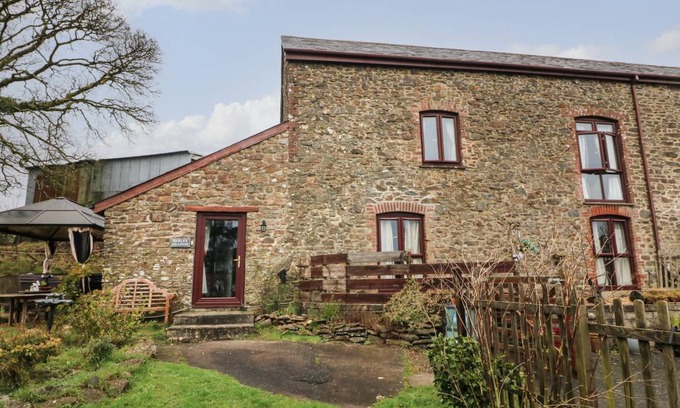 Okehampton Cottage | Cabin ∙ 3 bedrooms ∙ 4 guests
