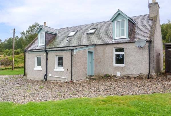 Carrbridge Cottage | Cabin ∙ 3 bedrooms ∙ 6 guests