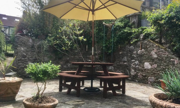 Salcombe Cottage | Cabin ∙ 3 bedrooms ∙ 6 guests