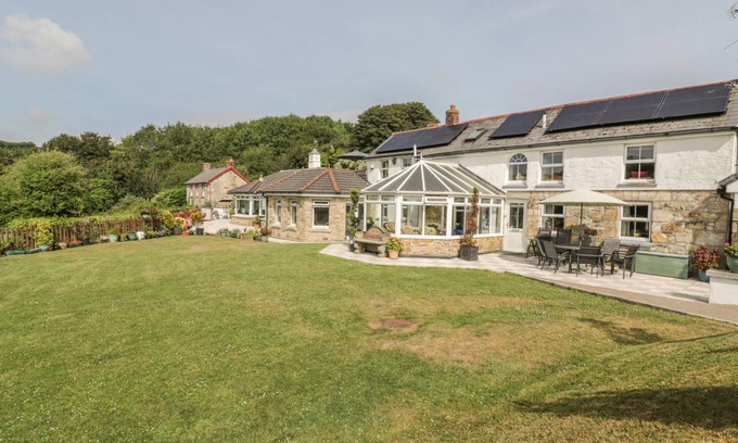 Polgooth Cottage | Cabin ∙ 5 bedrooms ∙ 10 guests
