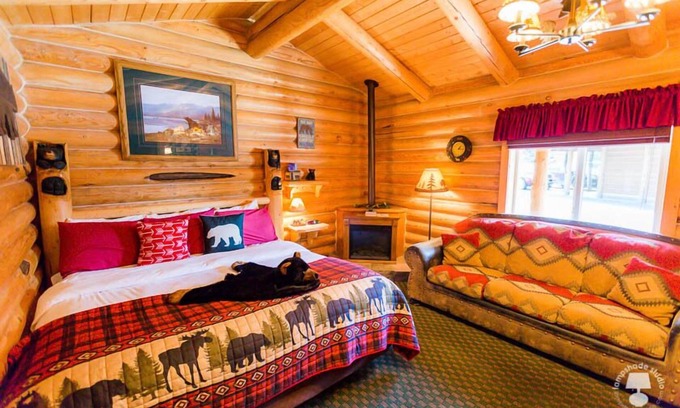 Thayne Cabin | Cabin Creek Inn - Standard King Cabin
