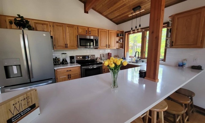 Tobyhanna Cabin | Cabin for up to 10 People !