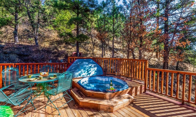 Ruidoso House | Cabin on the Creek