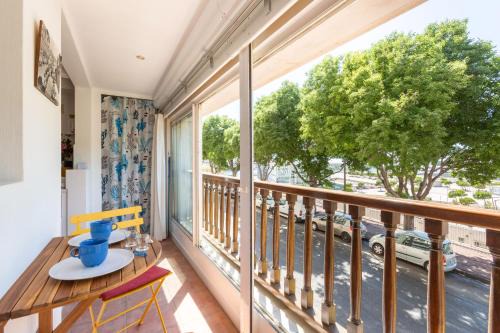 Hotel-de-Ville Apartment | CABINE 56 - Comme une cabine de Bateau à l'entrée du Port