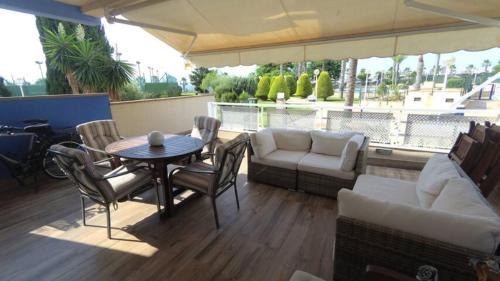 Orihuela Costa Apartment | Cabo Roig Calas de Campoamor Pádel y piscina con vistas al mar