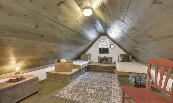 Fredericksburg House | Cactus Flower Lodge-20 min to Downtown-starlit Sky Views